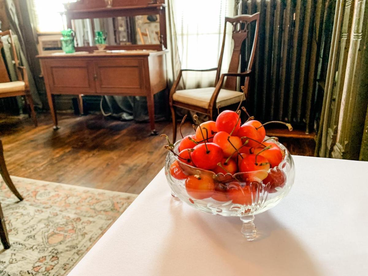 Fairfield The Victorian On Main Bed & Breakfast エクステリア 写真