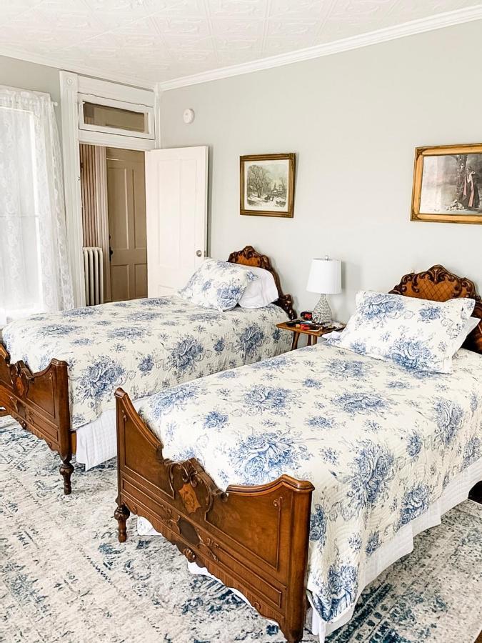 Fairfield The Victorian On Main Bed & Breakfast エクステリア 写真