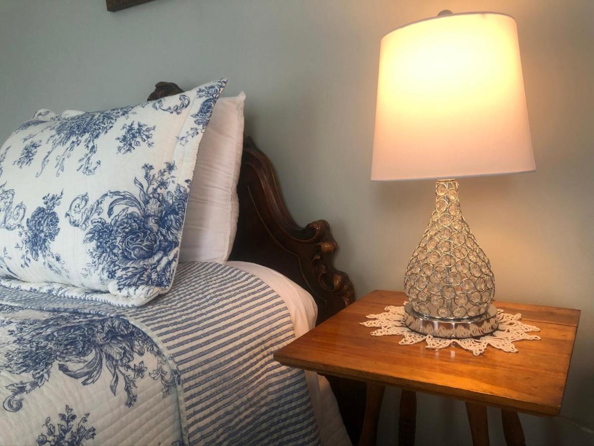 Fairfield The Victorian On Main Bed & Breakfast エクステリア 写真
