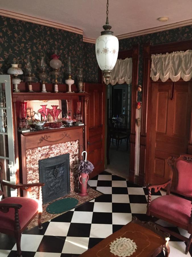 Fairfield The Victorian On Main Bed & Breakfast エクステリア 写真