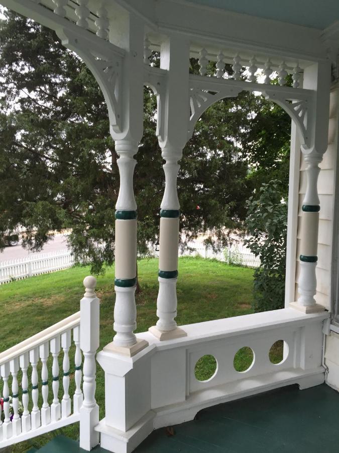 Fairfield The Victorian On Main Bed & Breakfast エクステリア 写真
