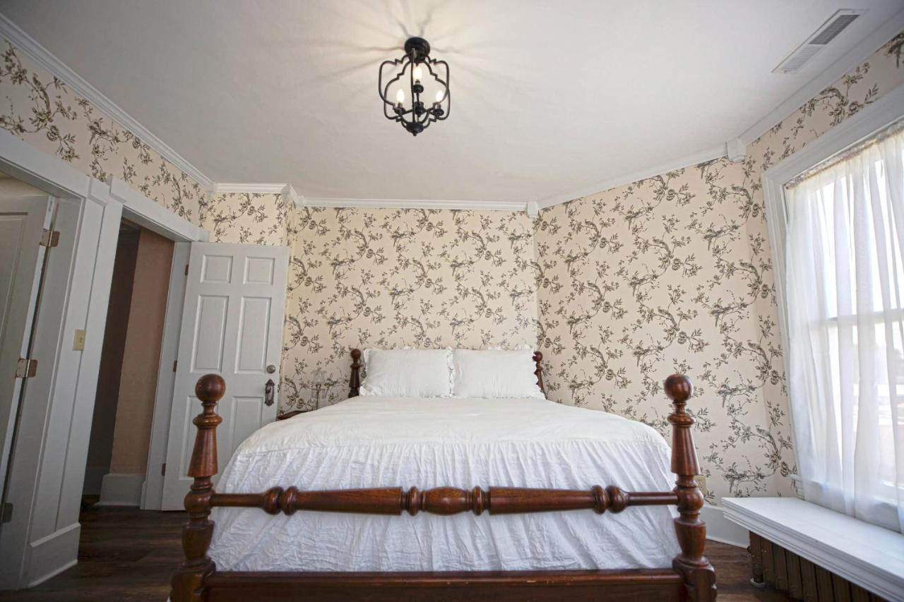 Fairfield The Victorian On Main Bed & Breakfast エクステリア 写真